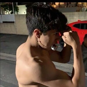 Meet your Posher, Efrain